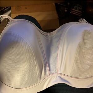 Chantelle 38G Bra.  Lavender SUPPORT
with bones